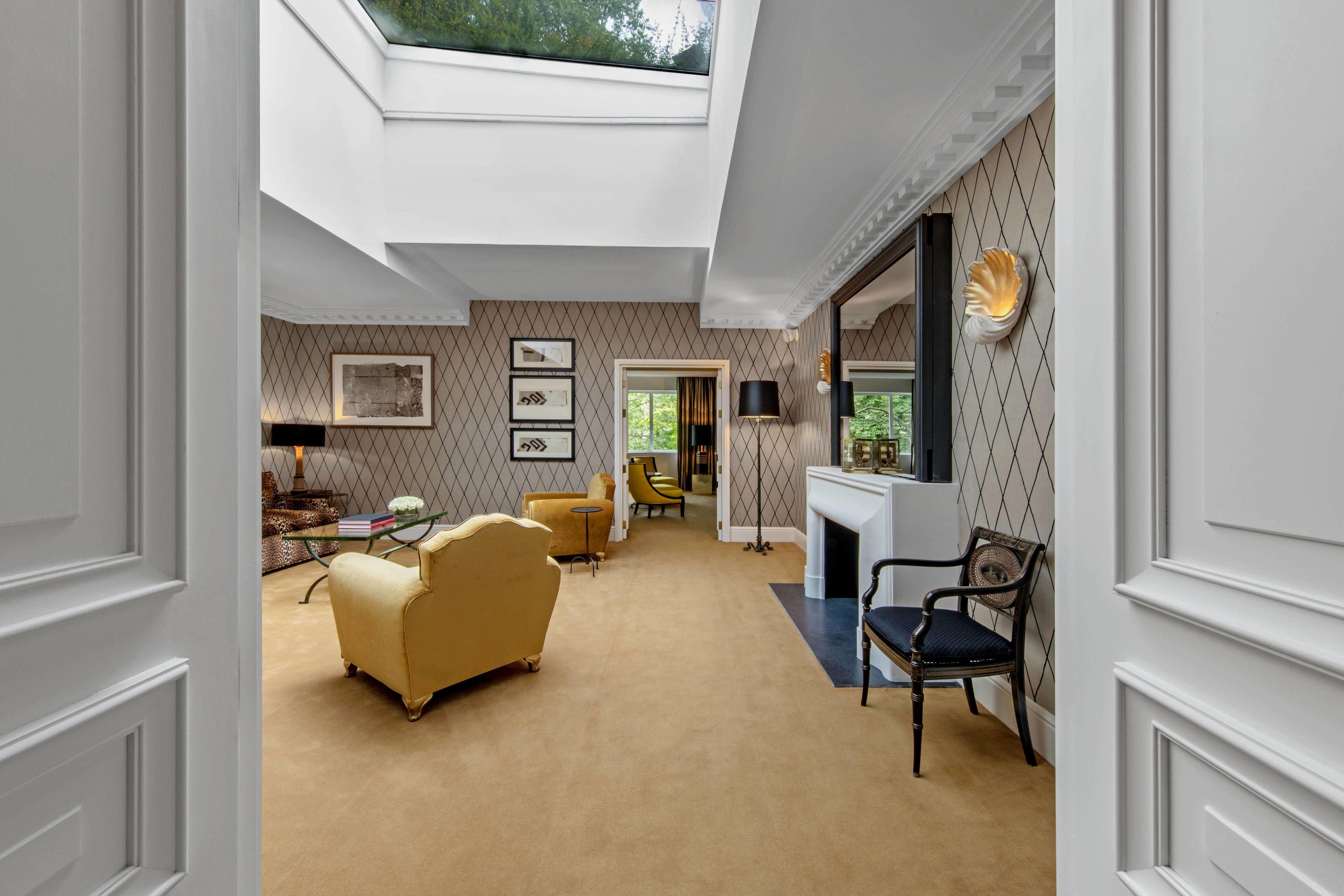 Hotel De Berri Champs-élysées, A Luxury Collection 5*